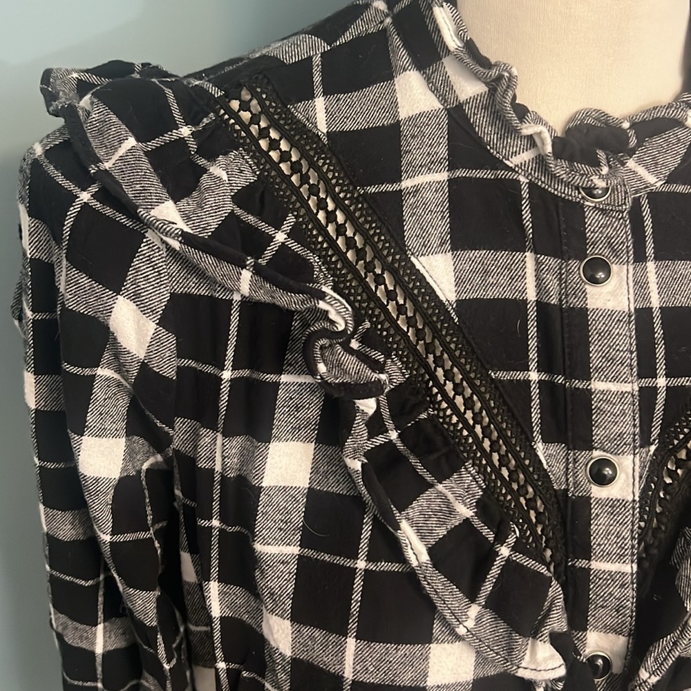 Kate Spade, New York black and white checkered long sleeve shirt, size medium - Picture 2 of 14